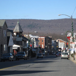 370 Upper Main Street web.jpg